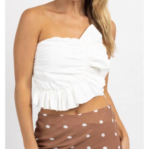 DAY + MOON Tops - NEW DAY + MOON flirty ruffled tube top in white